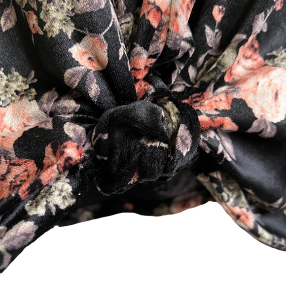 Lush Knot Front Floral Black Velvet Cami - Picture 6 of 7